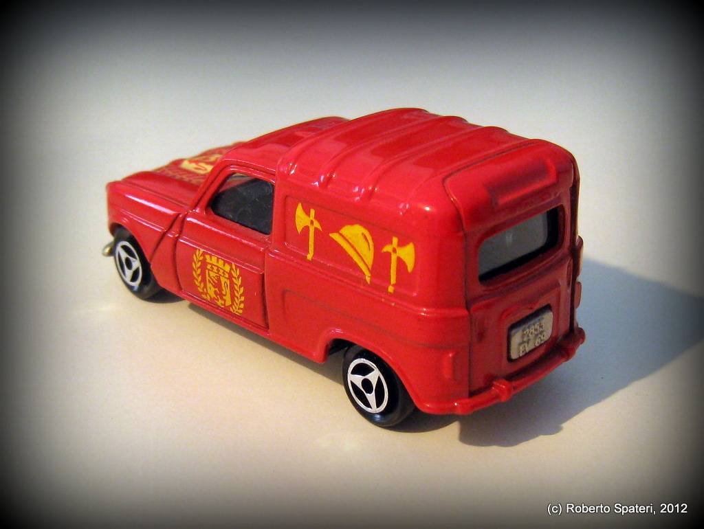 Majorette Renault 4L (n.230-B)